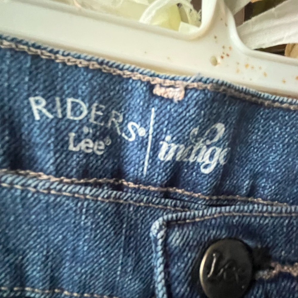 Classic Blue Women's Jeans EUC - Picture 3 of 5